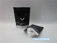 Sacchetti di plastica neri/bianchi opachi che imballano, stanno sulle borse di caffè con la chiusura lampo