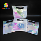 L'ologramma d'imballaggio 3d del sacchetto di plastica degli indumenti del bikini materiale sta sulla borsa con la chiusura lampo