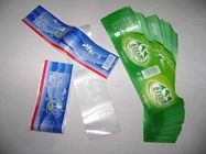 Etichette su misura della manica degli strizzacervelli del PVC per l'imballaggio di plastica della bottiglia