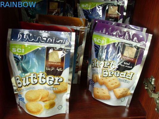 l'ANIMALE DOMESTICO 130mic/AL/NY/PE sta sulle borse inferiori del rinforzo