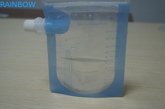 Stia sul sacchetto del becco che imballa con il fondo piatto e zippi la serratura