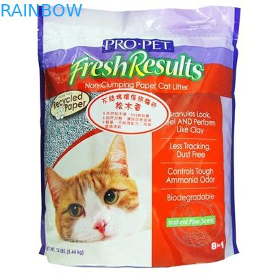 Il sacchetto dell'alimento per animali domestici della chiusura lampo, un cagnolino da 5,44 chilogrammi sta sull'imballaggio per alimenti di plastica