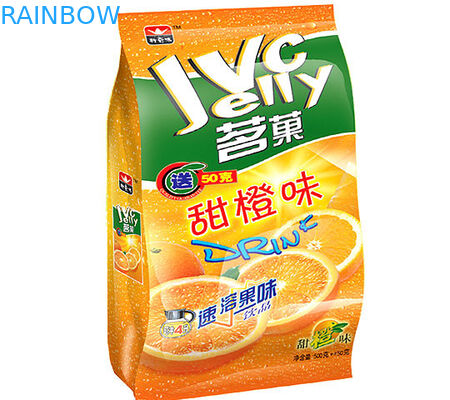 Il fondo piatto brillante di plastica di rivestimento sta sui chip che imballano la borsa con la tacca dello strappo