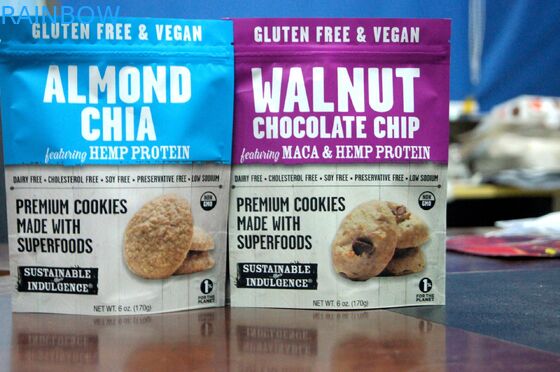 La stagnola viva della stampa ha allineato la borsa dello spuntino/il sacchetto d'imballaggio dei biscotti chiusura lampo di Doypack Mylar