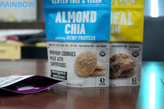 Il commestibile sta sul dado della chiusura lampo, borsa di stoccaggio dello spuntino/borsa asciutta dell'alimento allineata stagnola