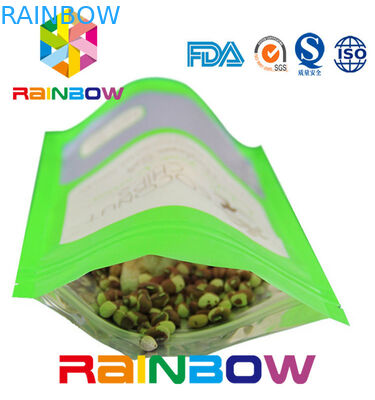 La borsa di carta a chiusura lampo diritta che imballa, l'imballaggio dello spuntino di auto dei semi sta sul sacchetto della chiusura lampo