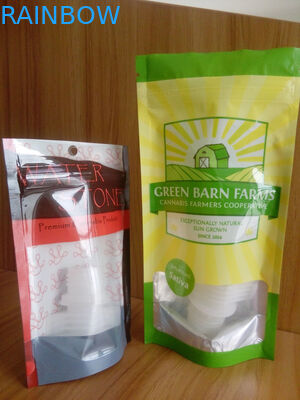 Stia sul recipiente di plastica riempito di semi della cannabis/borse di Noni con la chiusura lampo