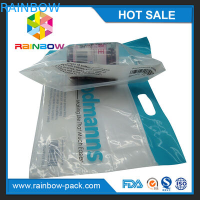 la borsa a chiusura lampo di imballaggio per alimenti della chiusura lampo del cursore di plastica riutilizzabile su ordinazione delle borse con il logo sta sulla chiara parte anteriore della borsa