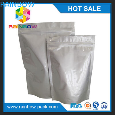 L'abitudine ha graduato il secondo la misura di alluminio sta sulla borsa a chiusura lampo per stoccaggio dello spuntino dell'alimento