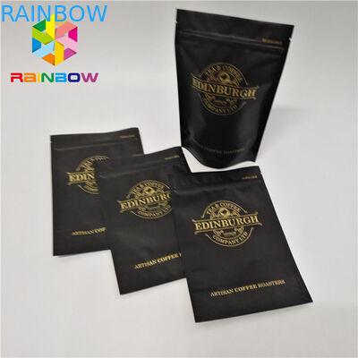 Le borse di plastica 500g del rinforzo del fondo della chiusura lampo stanno sul sacchetto risigillabile della chiusura lampo del caffè