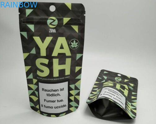 La plastica con a chiusura lampo sta sulla borsa d'imballaggio dello spuntino dell'anacardio del sacchetto