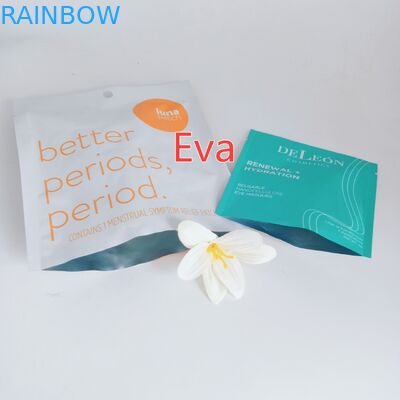 La chiusura lampo risigillabile sta su insacca il fondo piatto per l'imballaggio dell'alimentazione animale