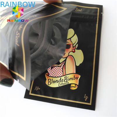 Il lato tre ha sigillato i sacchetti di plastica che imballano per gli accessori ragazza/dell'abbigliamento