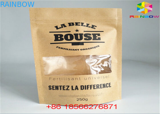 Le tacche a chiusura lampo dello strappo a prova d'umidità stanno sulle borse di alluminio del pacchetto di giorno del sacchetto per lo spuntino