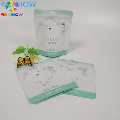 La cima della chiusura lampo sta sul corpo d'imballaggio del di alluminio del sale da bagno del sacchetto della stagnola sfrega le borse