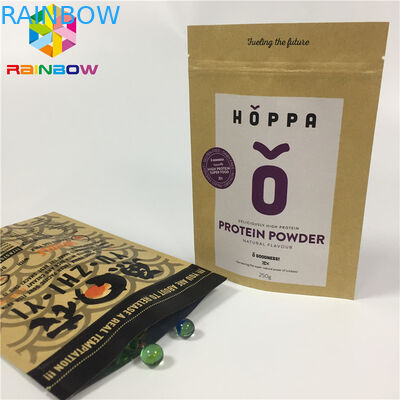 L'auto su misura risigillabile dei sacchi di carta sta sul sacchetto naturale della carta kraft dello spuntino