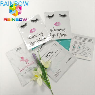 L'abitudine laterale della guarnizione tre stampata sta sulla borsa dei cosmetici del di alluminio dei sacchetti