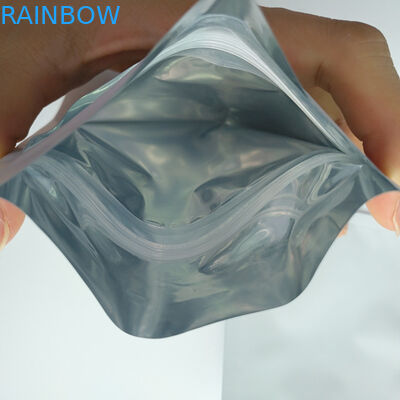 La guarnizione laterale 3 opaca sta sul sacchetto che imballa, sta sulla prova dei bambini del sacchetto della chiusura lampo