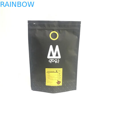 La prova dell'odore a chiusura lampo sta sui sacchetti su misura stampando il pacchetto dei biscotti del formaggio del dado con la valvola