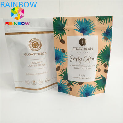 Il di alluminio sta sui sacchetti del caffè, borse a chiusura lampo di plastica con le tacche dello strappo