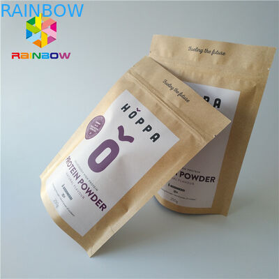 L'abitudine ha stampato l'alimento a chiusura lampo sta sulla superficie della metallina della carta kraft della borsa dell'imballaggio del sacchetto