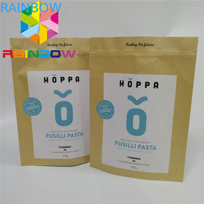 Le erbacce del caffè stanno sulla carta stampata abitudine delle borse del sacchetto che imballa la carta kraft