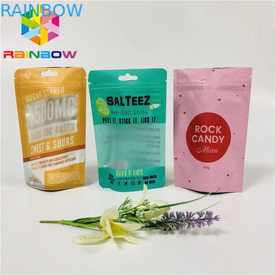 L'imballaggio dei sacchetti di plastica del commestibile laminato sta sul logo su misura sacchetto della chiusura lampo