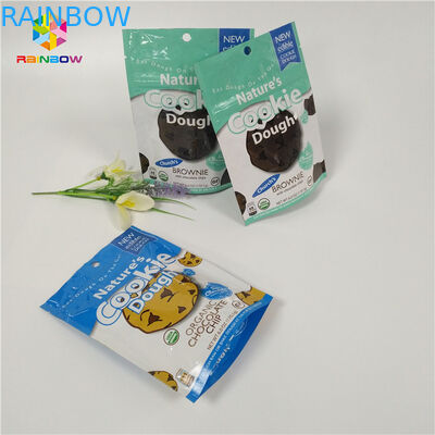 La chiusura lampo risigillabile di Doypack che sta sul  di alluminio insacca l'imballaggio dei biscotti