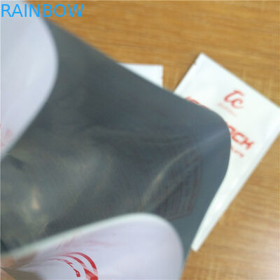 L'etichetta privata sta su insacca la polvere di nutrizione di supplemento 30g che imballa con il logo su ordinazione