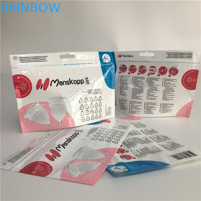 Le borse a chiusura lampo del rinforzo del fondo di microonda lucide stanno sul sacchetto di plastica della storta dello sterilizzatore