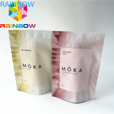 L'imballaggio del sale marino sta sulle borse del sacchetto della chiusura lampo, sta sui colori della borsa di caffè 9