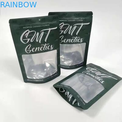 Le borse d'imballaggio di incenso di erbe sessuale delle pillole stanno sul sacchetto a prova d'umidità con la finestra