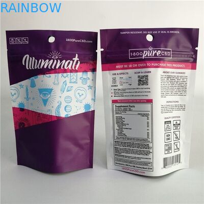 Il biscotto CBD 3x4 dell'erbaccia del di alluminio sta sulla borsa della chiusura lampo