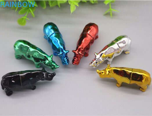 Il maschio esegue tutta la notte la baia pazza del contenitore e della plastica di carta patinata dell'esposizione di 69 di rinoceronte 7 di effetto della carta 3D della pillola carte della capsula