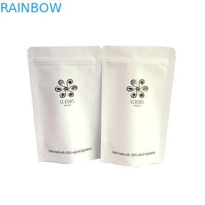 Le borse d'imballaggio del caffè della carta kraft stanno sulle borse per l'imballaggio del caffè