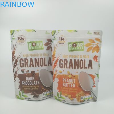 La chiusura lampo sta sull'imballaggio per alimenti riciclabile dei sacchetti risigillabili del di alluminio