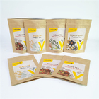 Il sacchetto biodegradabile su ordinazione della chiusura lampo di carta kraft di PLA sta sull'imballaggio per alimenti del tè