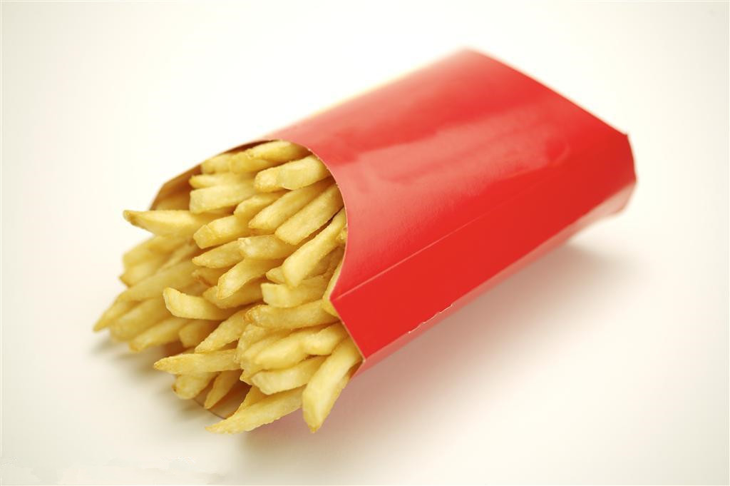 Elimini la scatola di carta che imballa, contenitore di carta di patate fritte rosse lucide