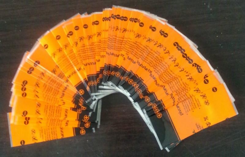 L'industria delle bevande ha stampato l'etichetta di plastica degli strizzacervelli delle etichette della manica degli strizzacervelli per forma Bottole