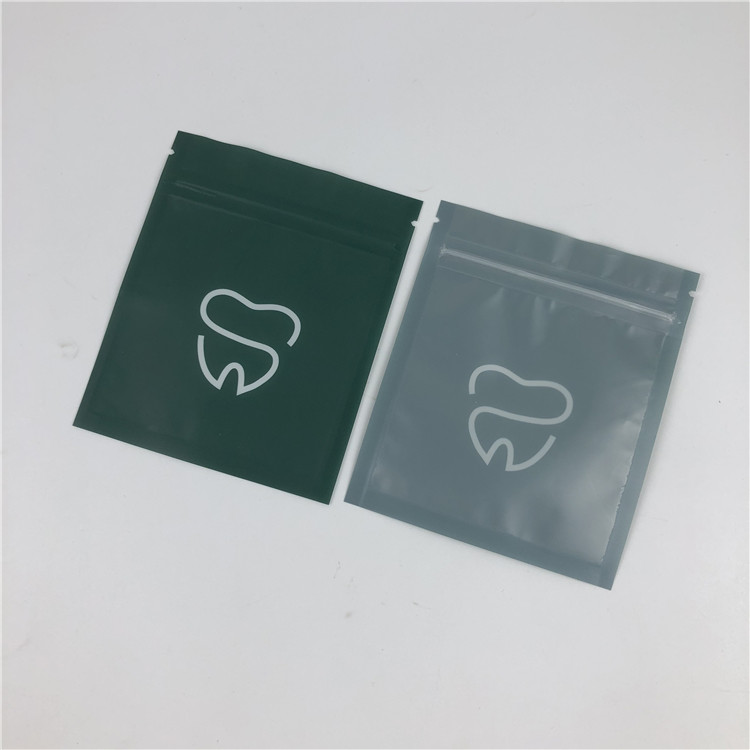 La chiusura lampo di Matt Black Braces Aligners Flat Mylar insacca chiaro Front For Teeth Accessories