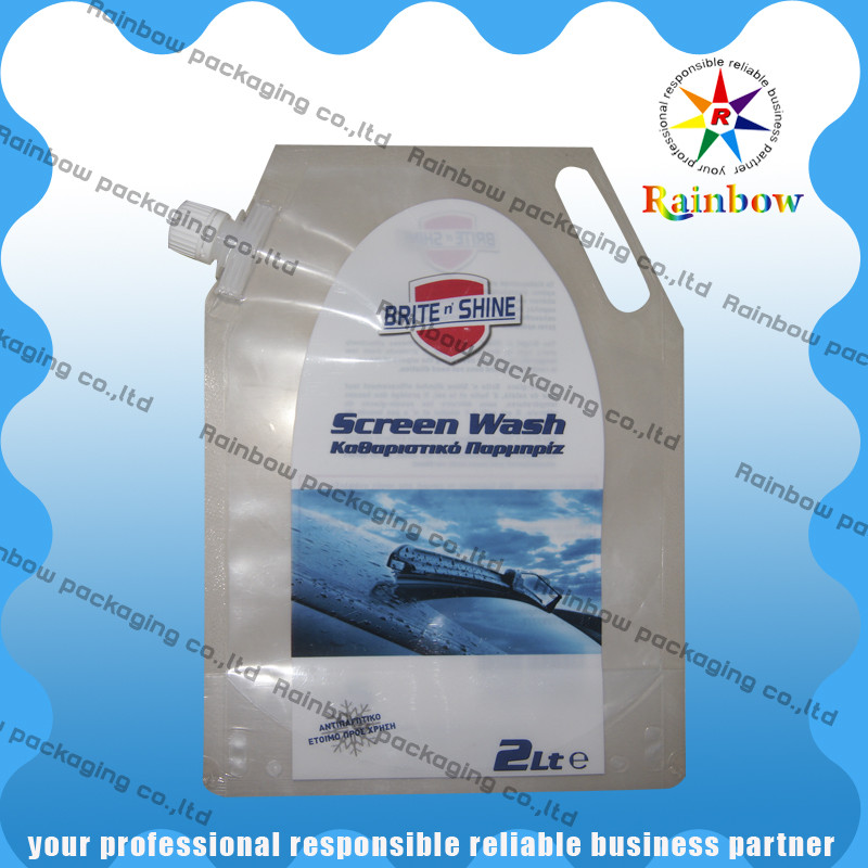 Chiaro sacchetto del becco dell'animale domestico che imballa con il foro di caduta per le bibite