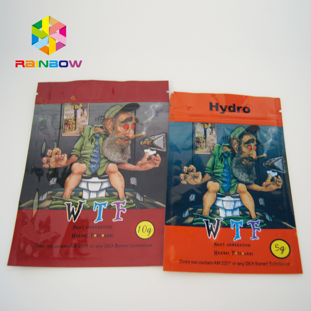 La piccola saldatura a caldo della foglia della polvere chimica dolce di Canabis insacca con le tacche dello strappo e della chiusura lampo