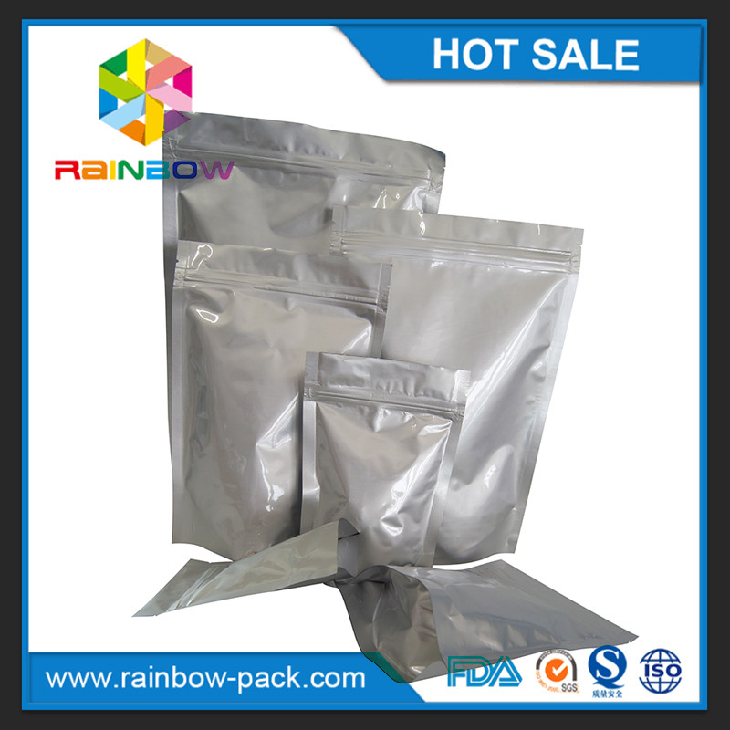 L'abitudine ha graduato il secondo la misura di alluminio sta sulla borsa a chiusura lampo per stoccaggio dello spuntino dell'alimento