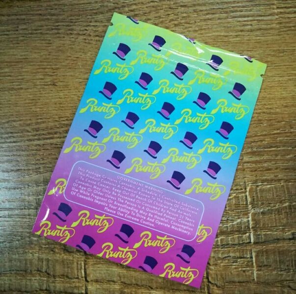 L'ologramma che stampa l'incenso di erbe che imballa, biscotti sta sul sacchetto di plastica per grande Als esotico