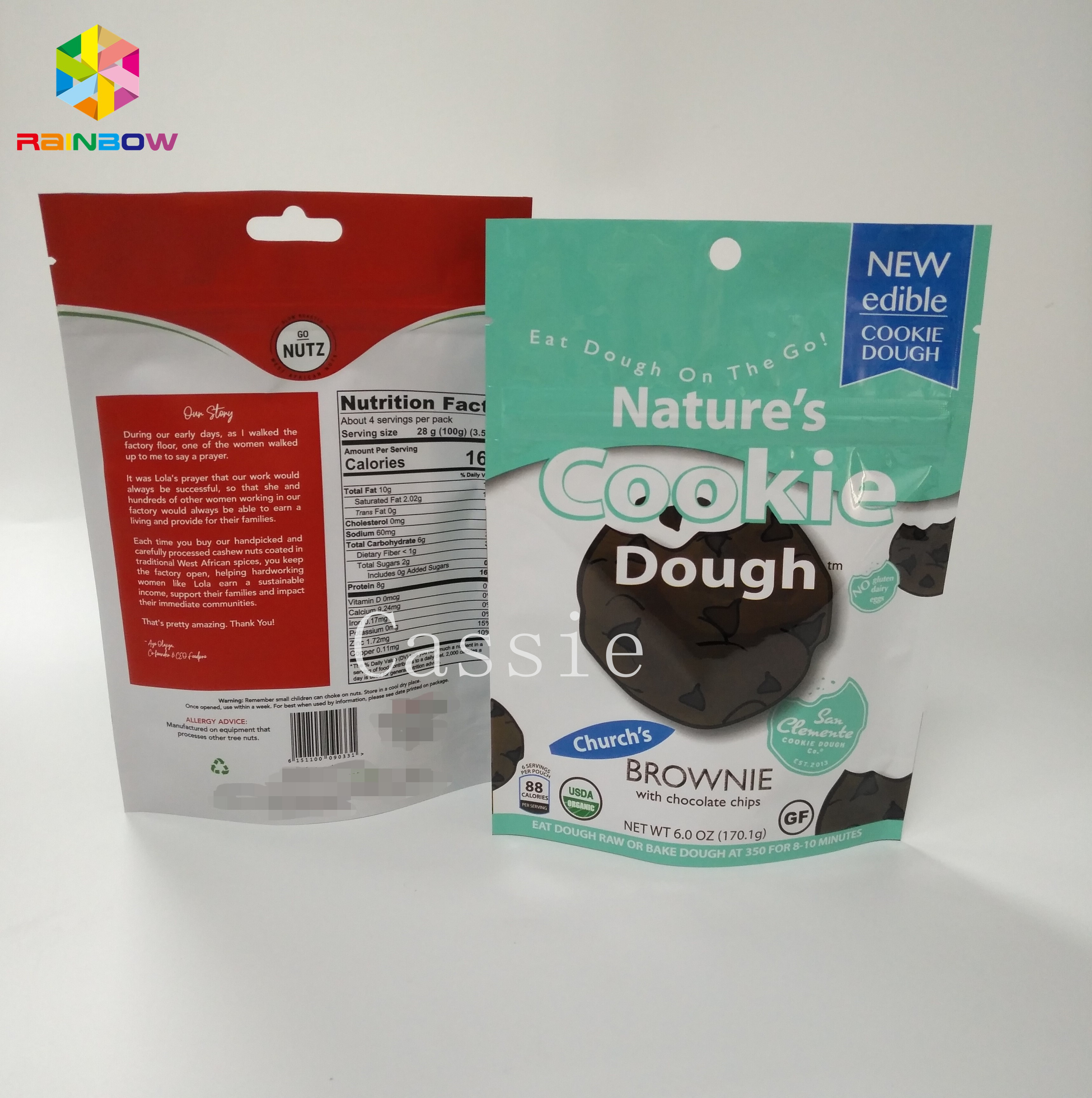 L'abitudine ha stampato le borse d'imballaggio dello spuntino i biscotti della prova che dell'odore stanno sul sacchetto con la chiusura lampo