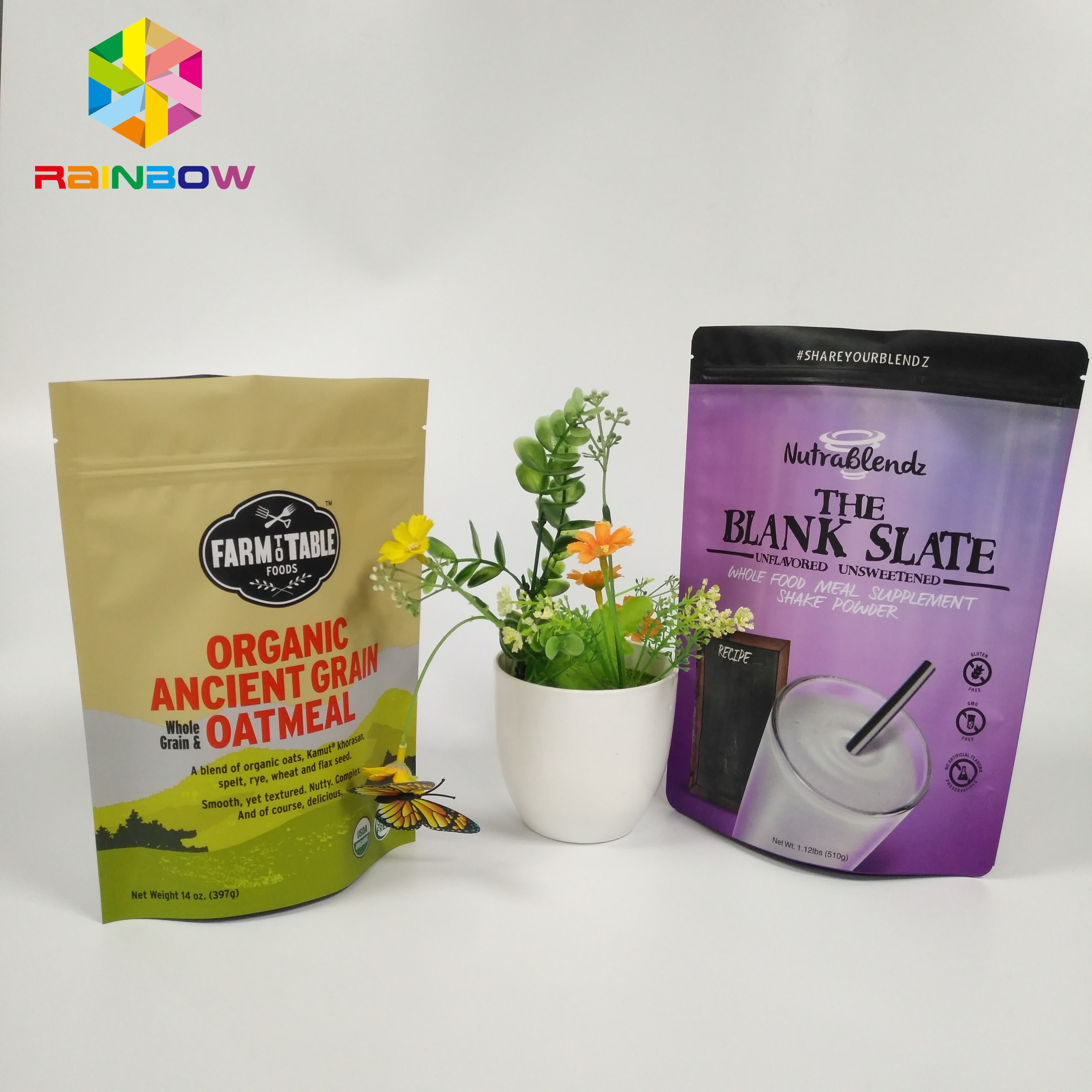 Il foglio di alluminio d'imballaggio della borsa risigillabile dello spuntino sta sul sacchetto della serratura dello zip di Doypack