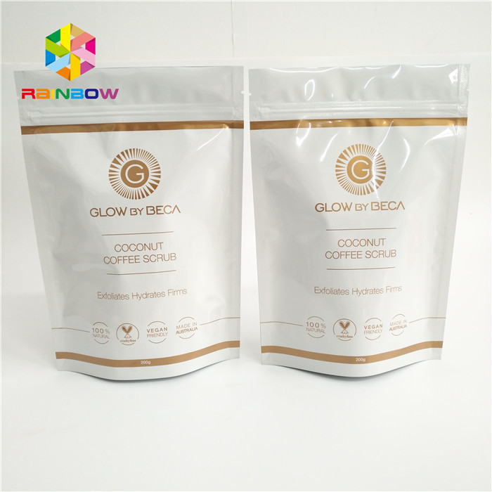 I sacchetti di plastica stanno sul runtz dell'alimento del caffè della borsa stampato abitudine del sacchetto della chiusura lampo che imballa l'umidità lucida opaca