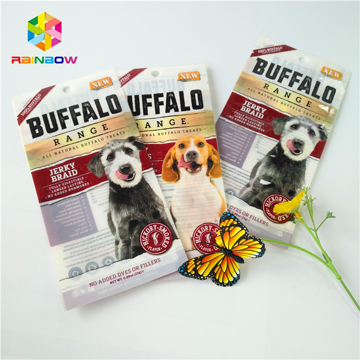 Le borse a chiusura lampo di plastica dell'imballaggio, tre hanno parteggiato guarnizione stanno sui sacchetti per alimento