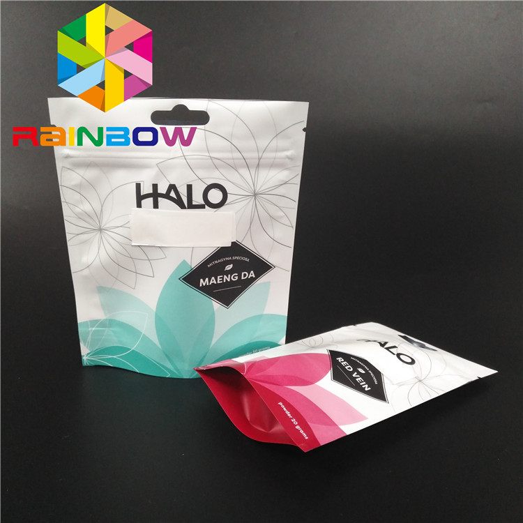 Le spezie miste spolverizzano l'imballaggio stanno sui sacchetti Matt la finitura di superficie che FDA ha certificato