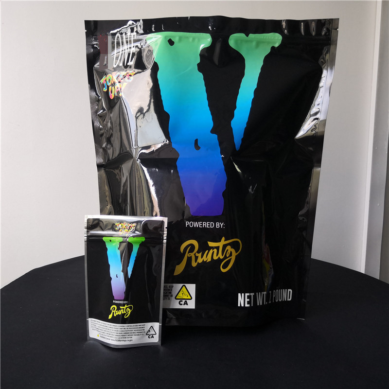 La prova dell'odore di plastica sta sulle borse d'imballaggio di Mylar dei fiori del sacchetto risigillabili